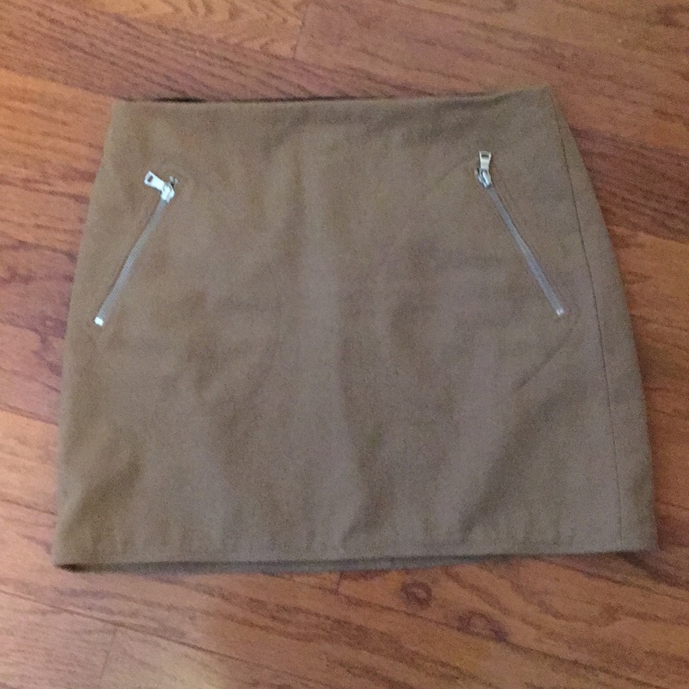 GAP size 6 suede tan skirt